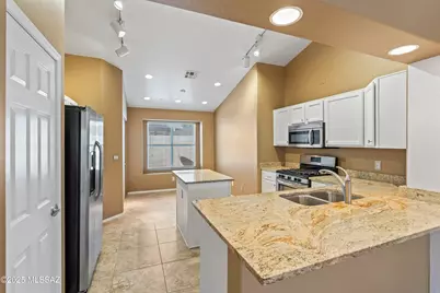 1341 E Starship Place, Oro Valley, AZ 85737 - Photo 9