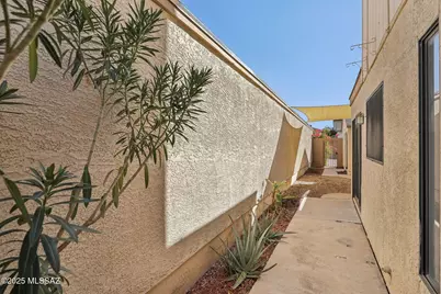 2462 N Palo Santo Drive, Tucson, AZ 85745 - Photo 33