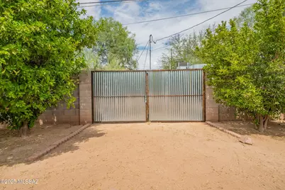 5731 E Helen Street, Tucson, AZ 85712 - Photo 13