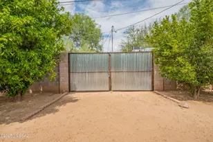 5731 E Helen St, Tucson, AZ 85712 - Photo 13