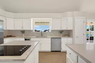 1605 Fairway Pl, Tucson, AZ 85737 - Photo 9