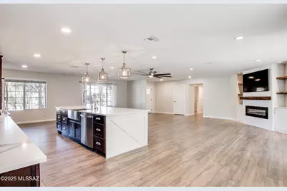 8200 E Wrightstown Terrace Court, Tucson, AZ 85715 - Photo 7