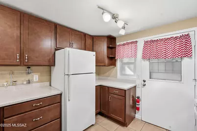 246 S Paseo Pena #A, Green Valley, AZ 85614 - Photo 9