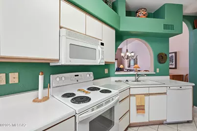563 W Via Rosaldo, Green Valley, AZ 85614 - Photo 5