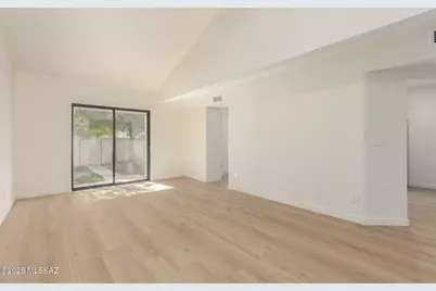 7872 E 35th Street, Tucson, AZ 85710 - Photo 7