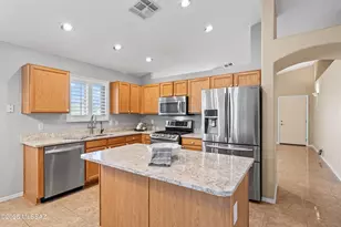 9557 N Patagonia Pl, Tucson, AZ 85742 - Photo 9