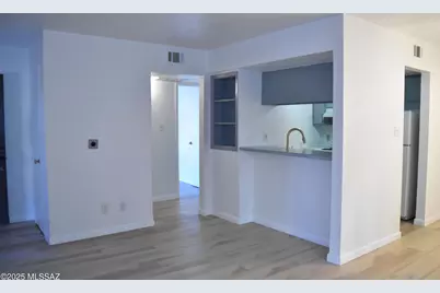 1620 N Wilmot Road #UNIT E155, Tucson, AZ 85712 - Photo 1