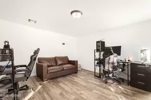 3927 E Lind Rd, Tucson, AZ 85712 - Photo 3