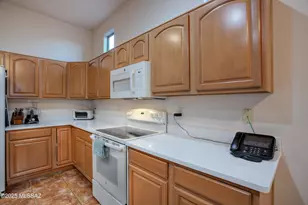 56 N Cape Royal Dr, Green Valley, AZ 85614 - Photo 9