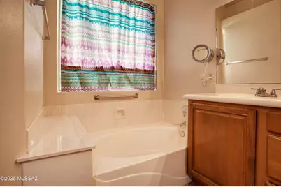 56 N Cape Royal Drive, Green Valley, AZ 85614 - Photo 15