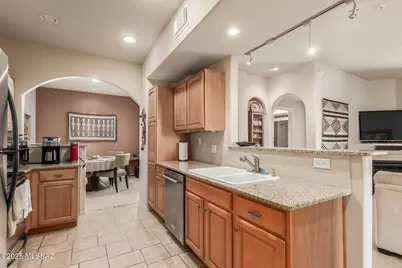 2550 E River Road #11201, Tucson, AZ 85718 - Photo 3