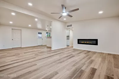 1610 S Avenida Regulo, Tucson, AZ 85710 - Photo 7