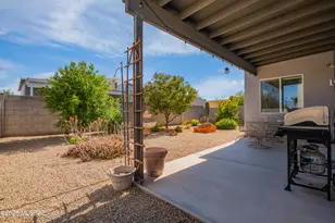 7526 E Chalkboard Ct, Tucson, AZ 85715 - Photo 9