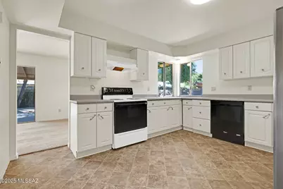 7492 E Rio Vista Circle, Tucson, AZ 85715 - Photo 9