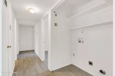 8190 E 20th Street, Tucson, AZ 85710 - Photo 13