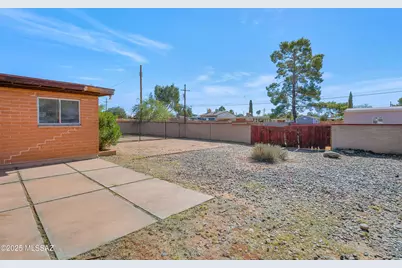8190 E 20th Street, Tucson, AZ 85710 - Photo 25