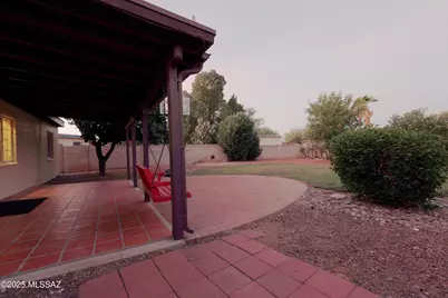 2731 N Dos Hombres Road, Tucson, AZ 85715 - Photo 23