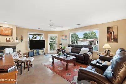 425 E Paseo Chuparosas, Green Valley, AZ 85614 - Photo 9