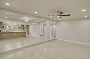 8349 E Balfour Pl, Tucson, AZ 85710 - Photo 9