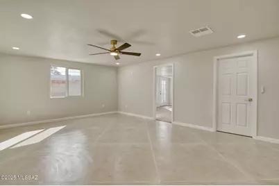 8349 E Balfour Place, Tucson, AZ 85710 - Photo 11