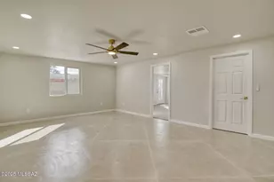 8349 E Balfour Pl, Tucson, AZ 85710 - Photo 11