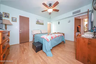 5935 E Sahuaro Ranch Drive, Tucson, AZ 85712 - Photo 15