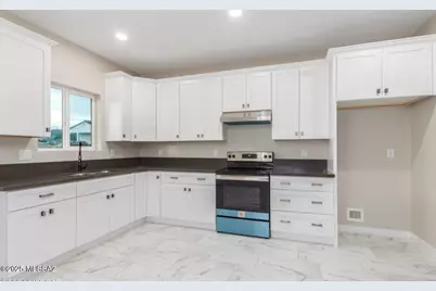 224 W 34th Street, Tucson, AZ 85713 - Photo 3