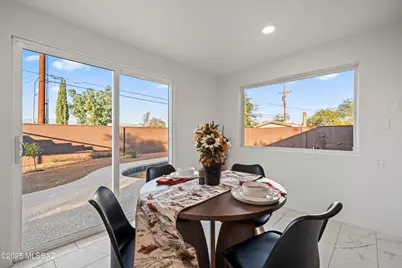 7901 E Winnepeg Drive, Tucson, AZ 85730 - Photo 9