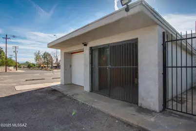 3219 Flowing Wells N, Tucson, AZ 85705 - Photo 9