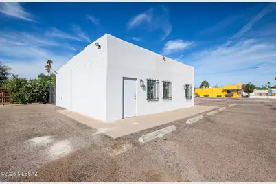 3219 Flowing Wells N, Tucson, AZ 85705 - Photo 11