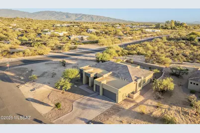 8882 E Placita Rio De Vidrio, Tucson, AZ 85749 - Photo 3
