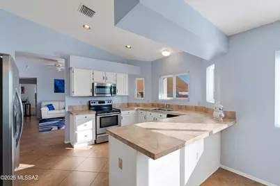 1750 W Circulo De La Pinata, Green Valley, AZ 85622 - Photo 15