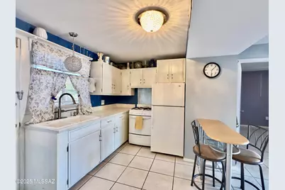 248 S Paseo Aguila #UNIT C, Green Valley, AZ 85614 - Photo 9