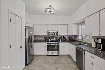 147 E Calle Puente Azul, Sahuarita, AZ 85629 - Photo 7