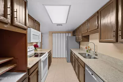 1343 W Calle Madrid, Green Valley, AZ 85622 - Photo 13