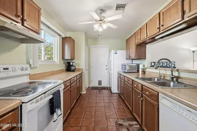 1901 N Atwood Avenue, Tucson, AZ 85745 - Photo 11