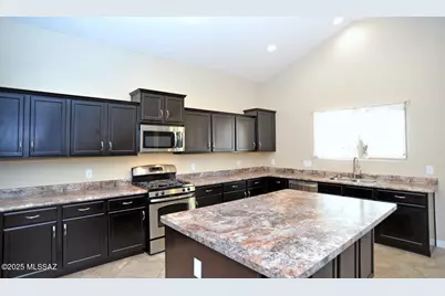 8288 W Canvasback Lane, Tucson, AZ 85757 - Photo 11