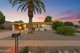 1041 S Abrego Dr, Green Valley, AZ 85614 - Photo 1