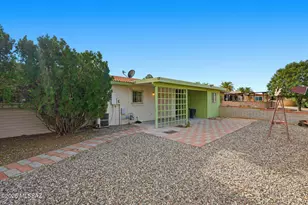 1041 S Abrego Dr, Green Valley, AZ 85614 - Photo 35