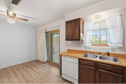 1041 S Abrego Drive, Green Valley, AZ 85614 - Photo 13