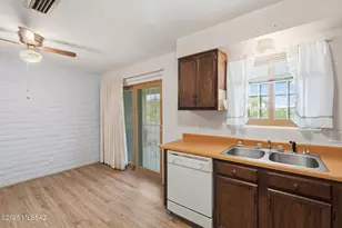 1041 S Abrego Dr, Green Valley, AZ 85614 - Photo 13