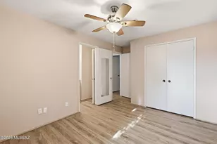 1041 S Abrego Dr, Green Valley, AZ 85614 - Photo 27