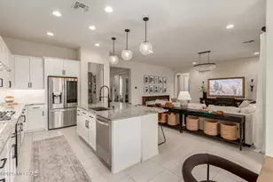 685 E Romsdalen Rd, Oro Valley, AZ 85755 - Photo 15