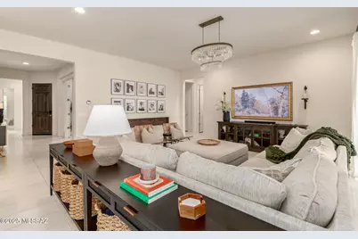 685 E Romsdalen Road, Oro Valley, AZ 85755 - Photo 11