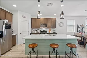 10678 W Harrigan Dr, Marana, AZ 85653 - Photo 9