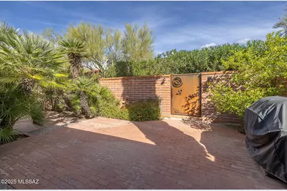 2561 E Cerrada Adelita, Tucson, AZ 85718 - Photo 23