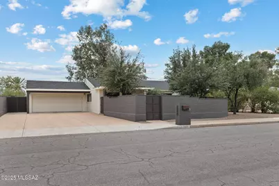 5658 E Linden Street, Tucson, AZ 85712 - Photo 1