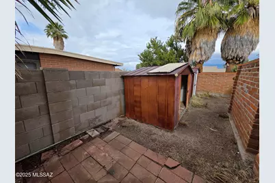 8438 E 5th Street, Tucson, AZ 85710 - Photo 39