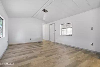 1432 W Buena Tierra Place, Tucson, AZ 85705 - Photo 9