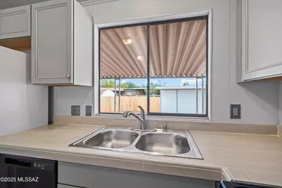 1432 W Buena Tierra Place, Tucson, AZ 85705 - Photo 13
